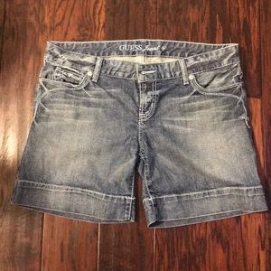 Size 32 Guess Jeans Shorts, worn twice.